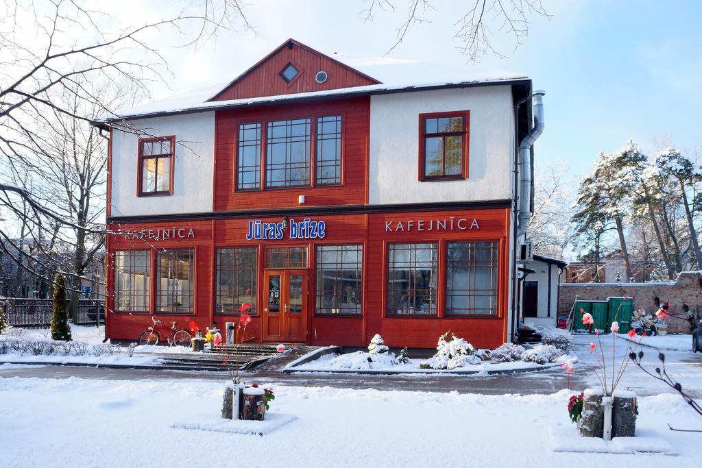 Juras Brize Hotel Ventspils Exterior foto